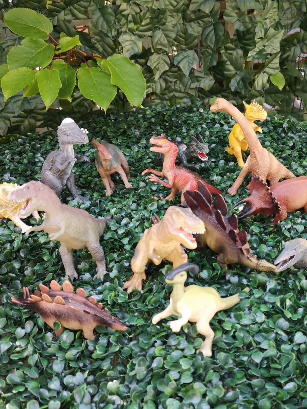 Collection of 15 Assorted Kinds, Styles & Sizes of Dinosaurs (See Photos)